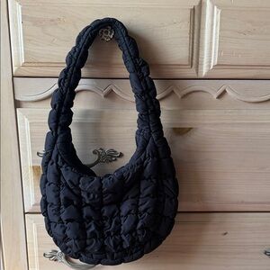 COS Black Quilted shoulder bag(99% new)